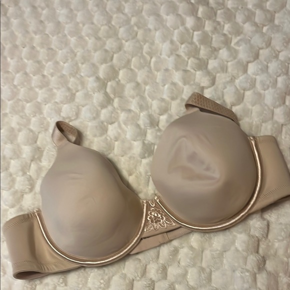 Elegant Beige Bra 40B - Picture 1 of 5